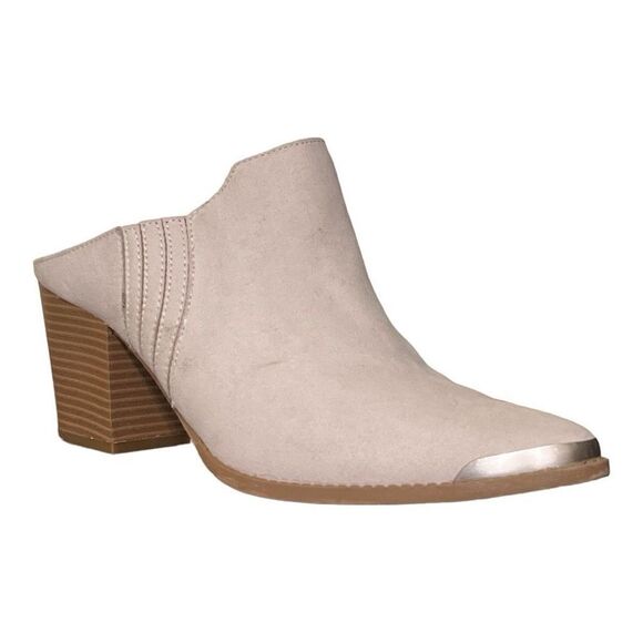 Wonderly sharp pointed toe makes these sleek mules from sophisticatedly boho. - Picture 1 of 7